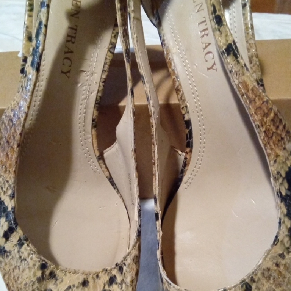 Ellen Tracy Beige Snakeskin Heels - Picture 9 of 11